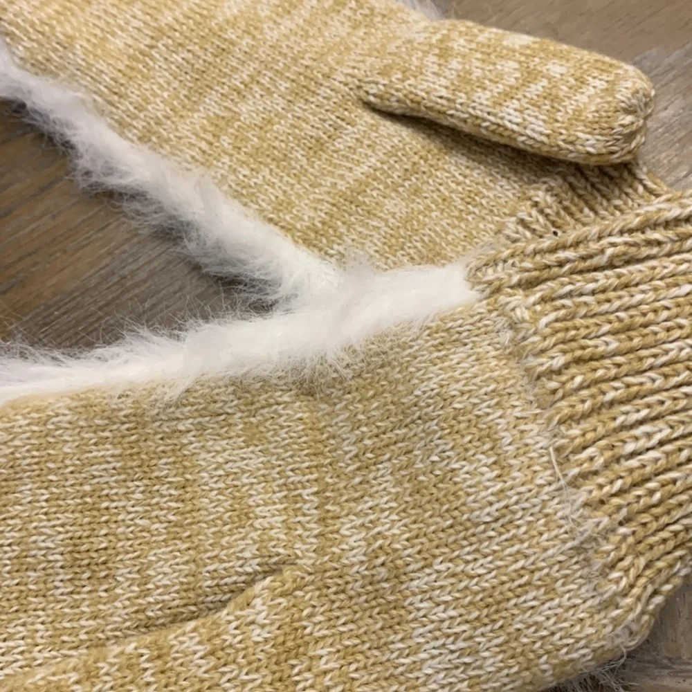 Free people verloop fur  mittens one size new with tags